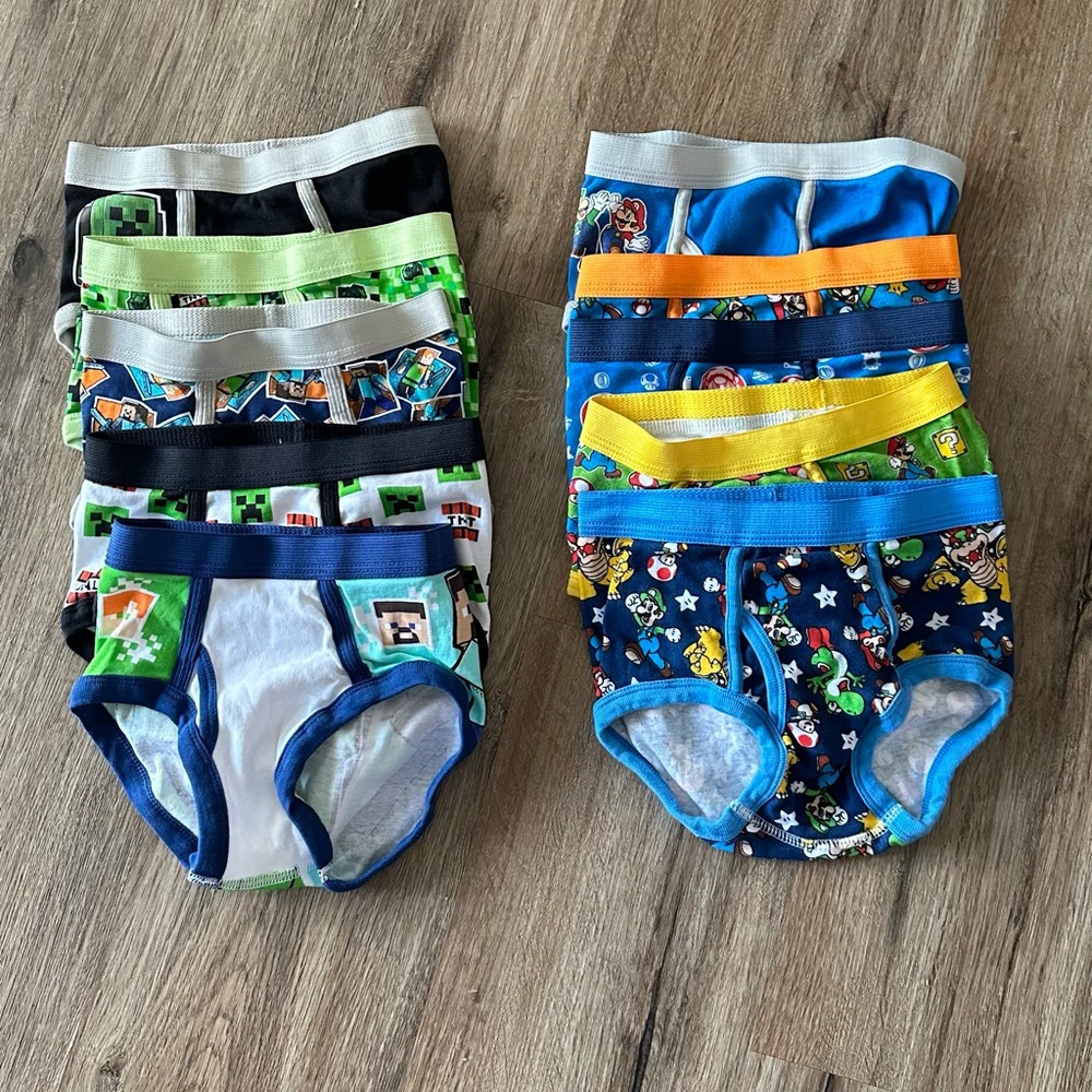 BRAND NEW ✨ Bundle of boys briefs size SMALL | 10 briefs | Mario and Minecraft
